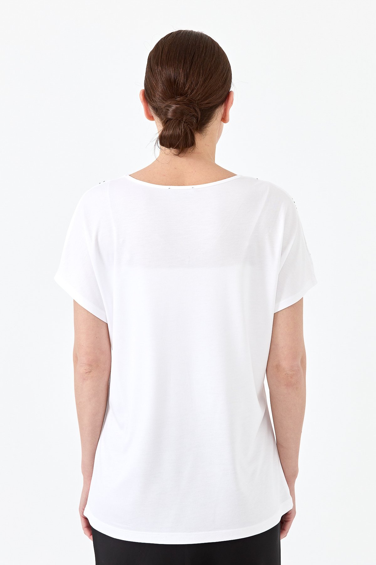 23455Kadın V Yaka Omuzları Taşlı Penye T-shirt Beyaz