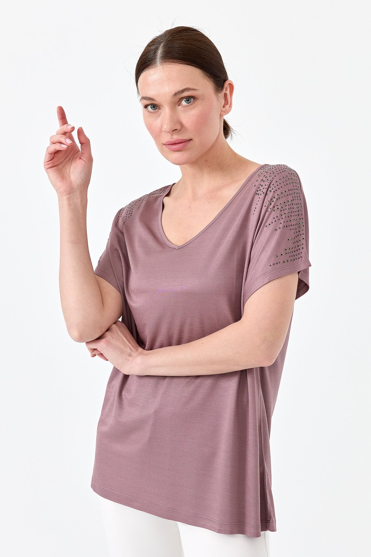 23455Kadın V Yaka Omuzları Taşlı Penye T-shirt Mürdüm