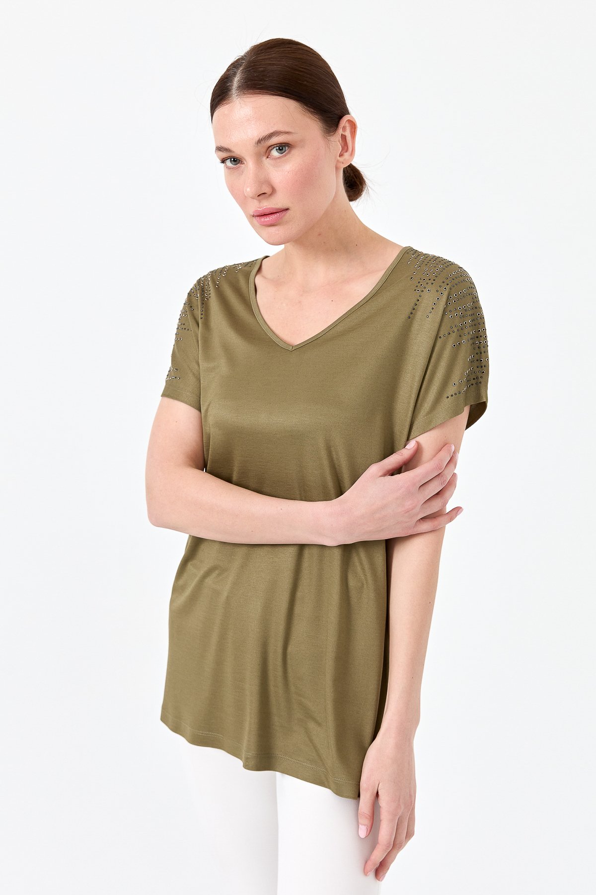 23455Kadın V Yaka Omuzları Taşlı Penye T-shirt Haki