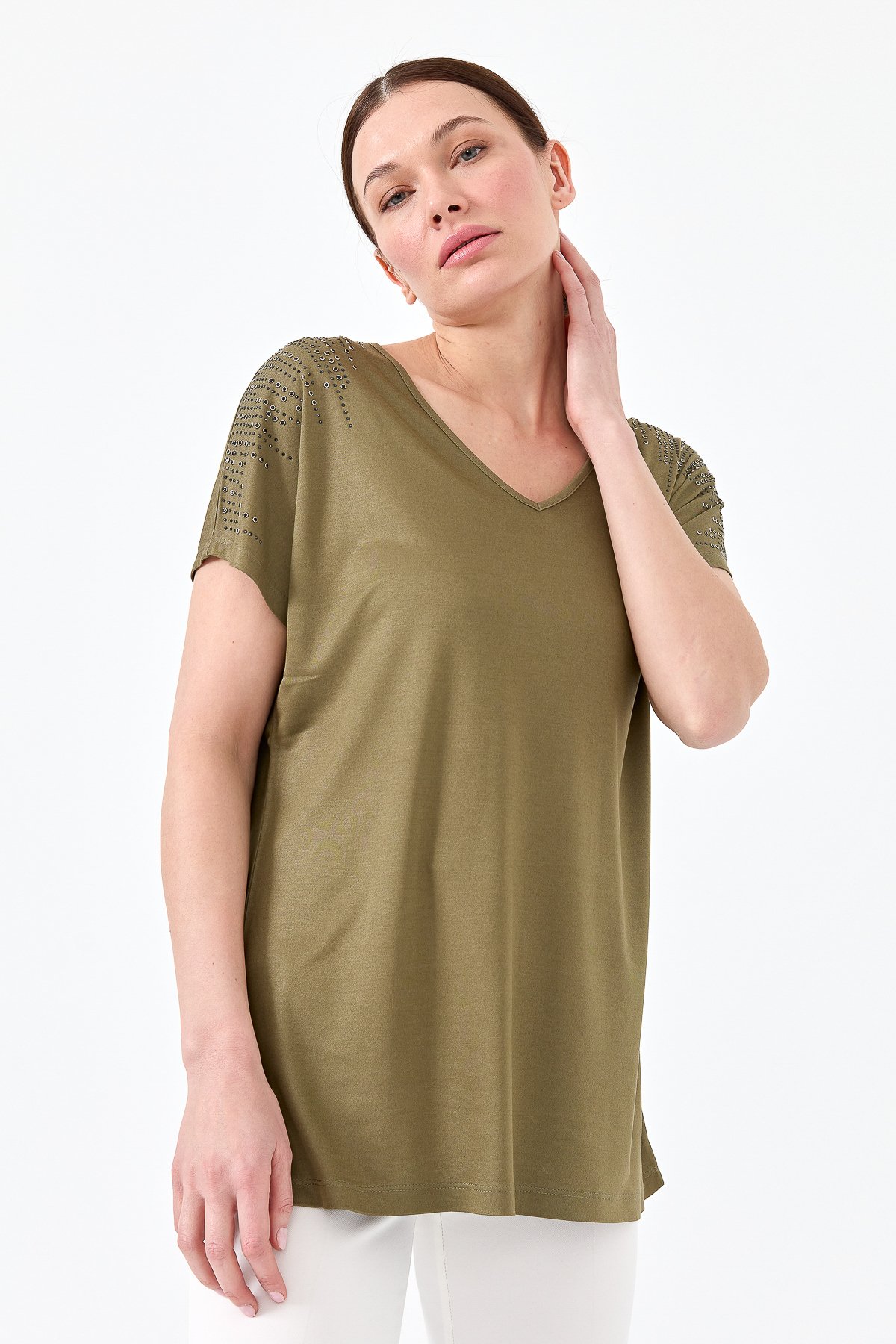 23455Kadın V Yaka Omuzları Taşlı Penye T-shirt Haki