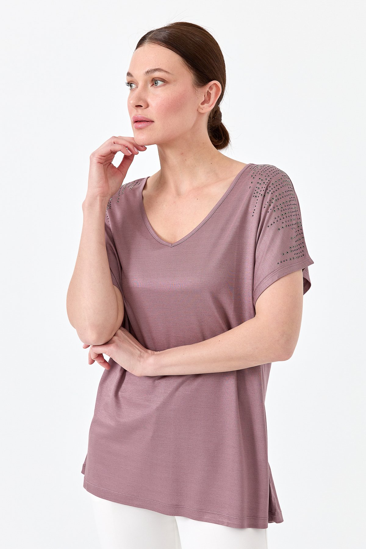 23455Kadın V Yaka Omuzları Taşlı Penye T-shirt Mürdüm