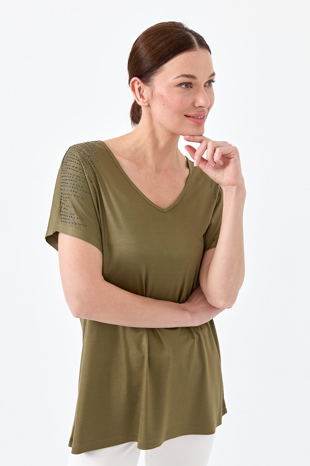 23455Kadın V Yaka Omuzları Taşlı Penye T-shirt Haki