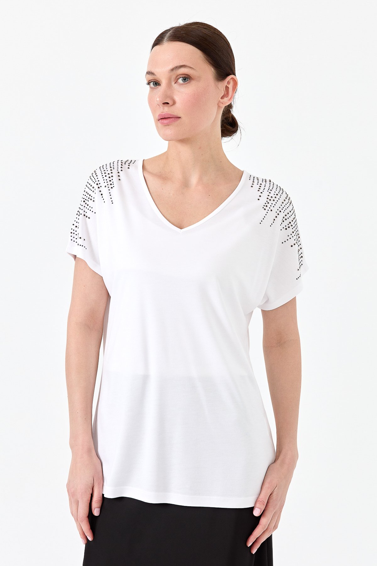 23455Kadın V Yaka Omuzları Taşlı Penye T-shirt Beyaz