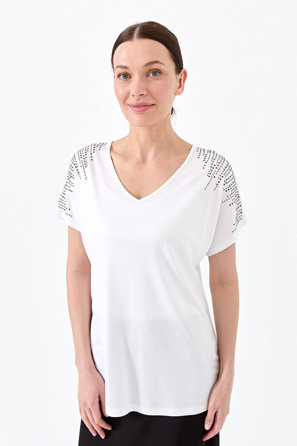 23455Kadın V Yaka Omuzları Taşlı Penye T-shirt Beyaz