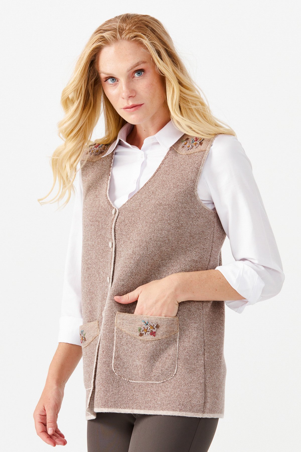 22114Женский жилет на пуговицах с v-образным вырезом и карманом на плече с отделкой , бежевый