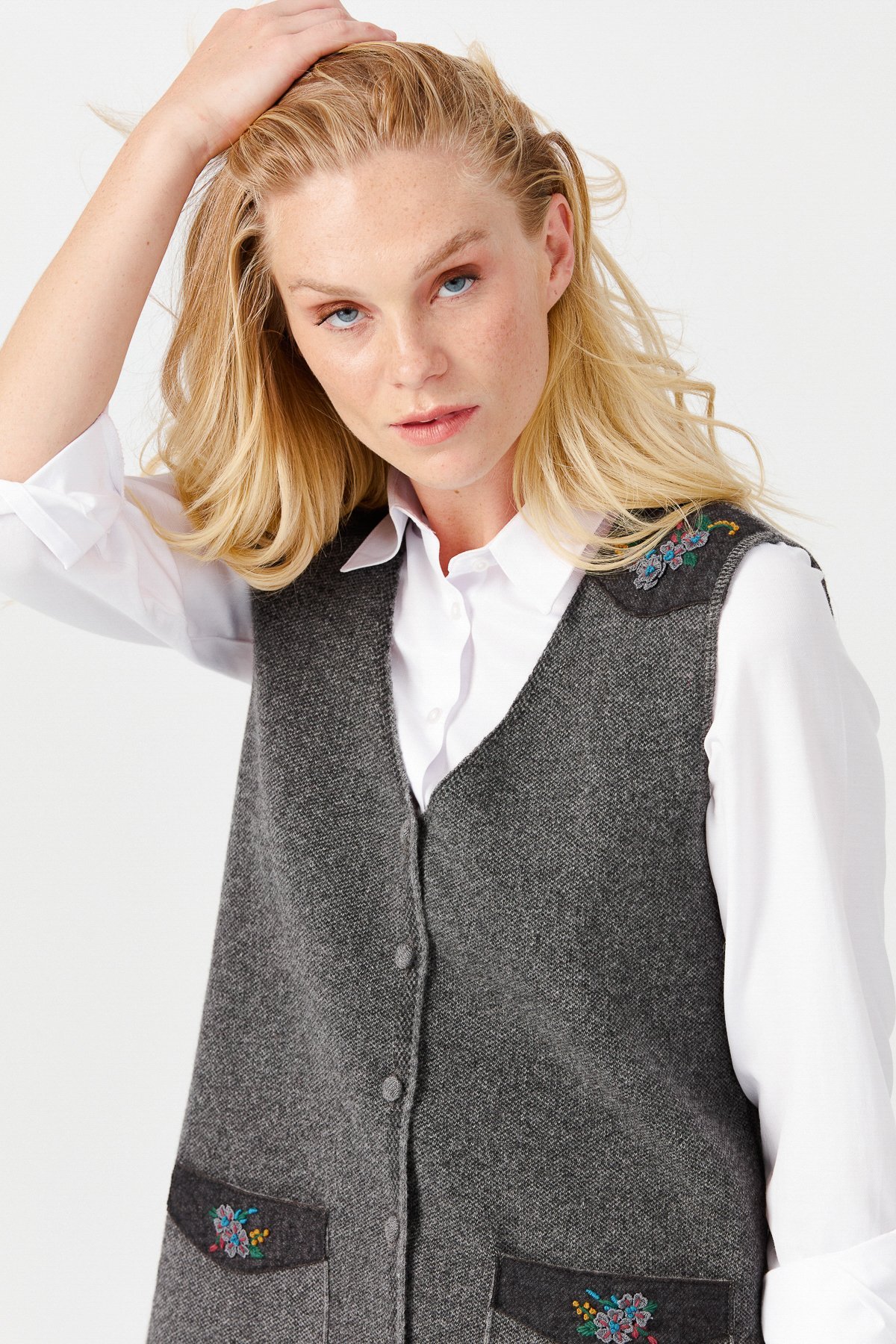 22114Женский жилет на пуговицах с v-образным вырезом и карманом на плече с отделкой , дымчатый