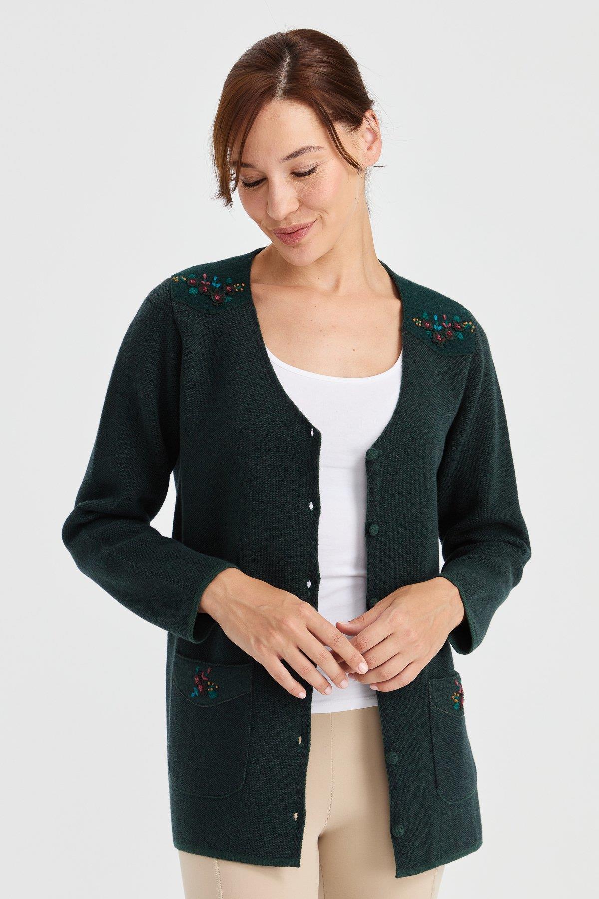 23009Женская шерстяная куртка с v-образным вырезом и карманами из фетра с вышивкой