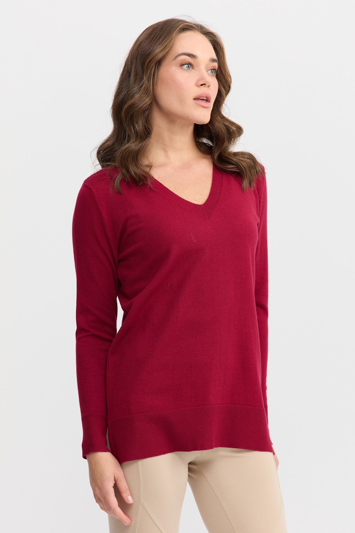 22364Kadın V Yaka Önü Arkası Yırtmaçlı Kazak Vişne