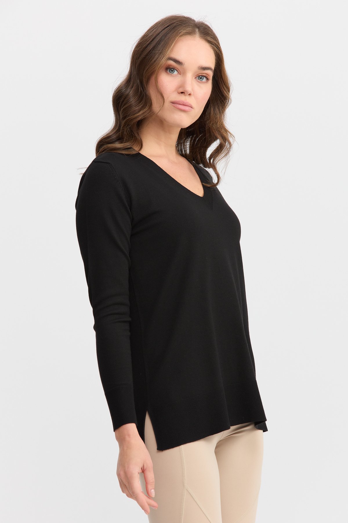 22364Kadın V Yaka Önü Arkası Yırtmaçlı Kazak Siyah