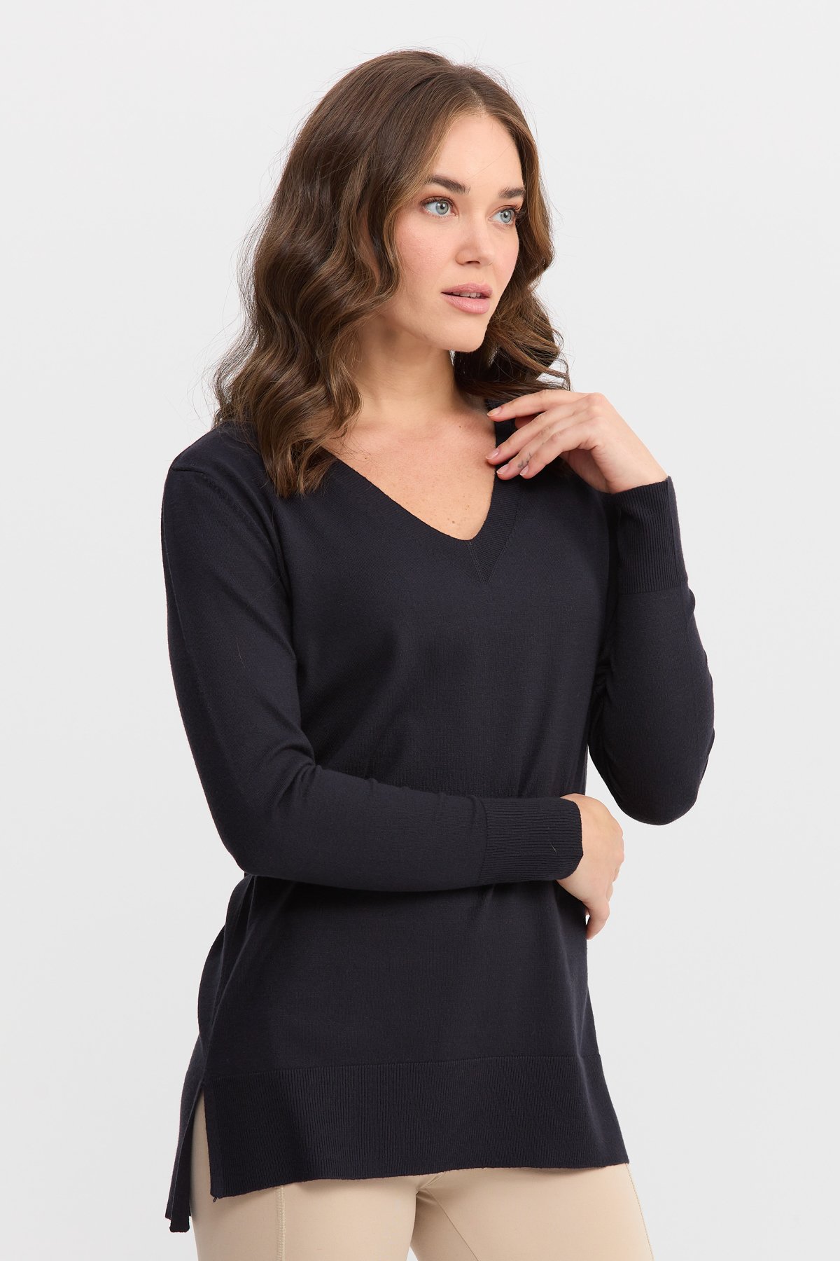 22364Kadın V Yaka Önü Arkası Yırtmaçlı Kazak Lacivert