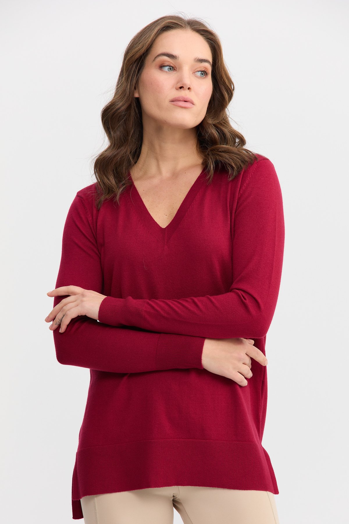 22364Kadın V Yaka Önü Arkası Yırtmaçlı Kazak Vişne