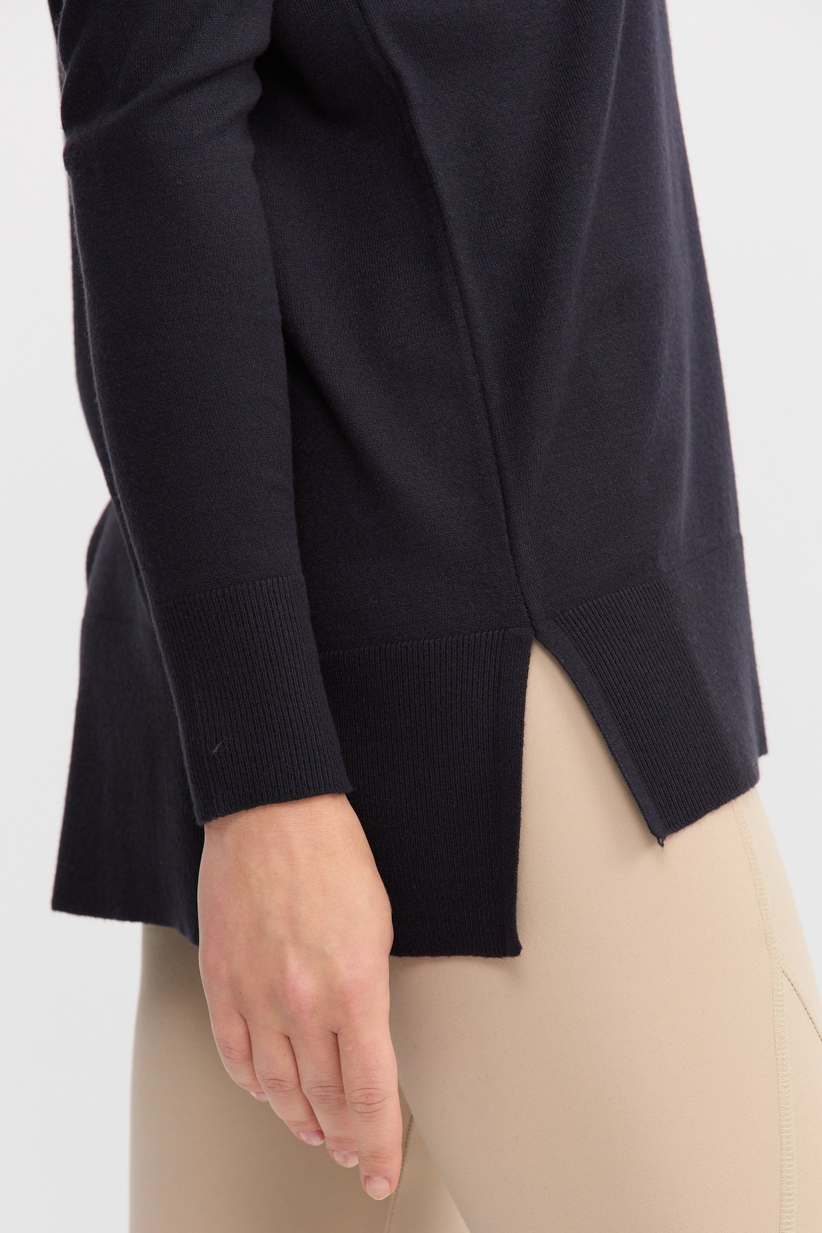 22364Kadın V Yaka Önü Arkası Yırtmaçlı Kazak Lacivert