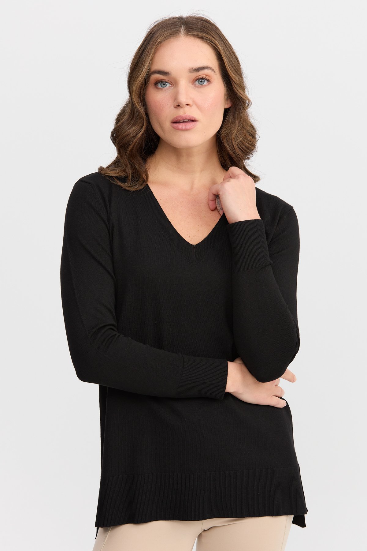 22364Kadın V Yaka Önü Arkası Yırtmaçlı Kazak Siyah