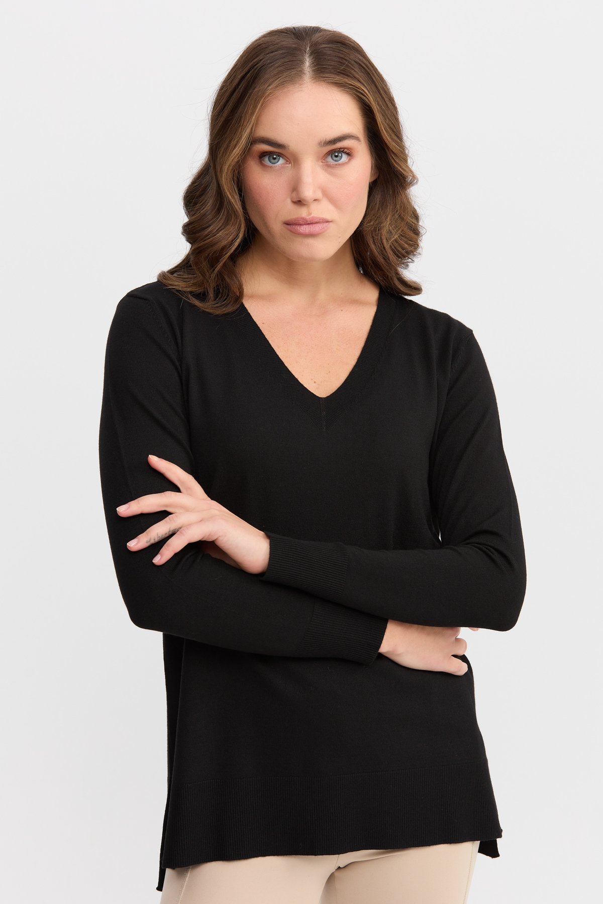 22364Kadın V Yaka Önü Arkası Yırtmaçlı Kazak Siyah