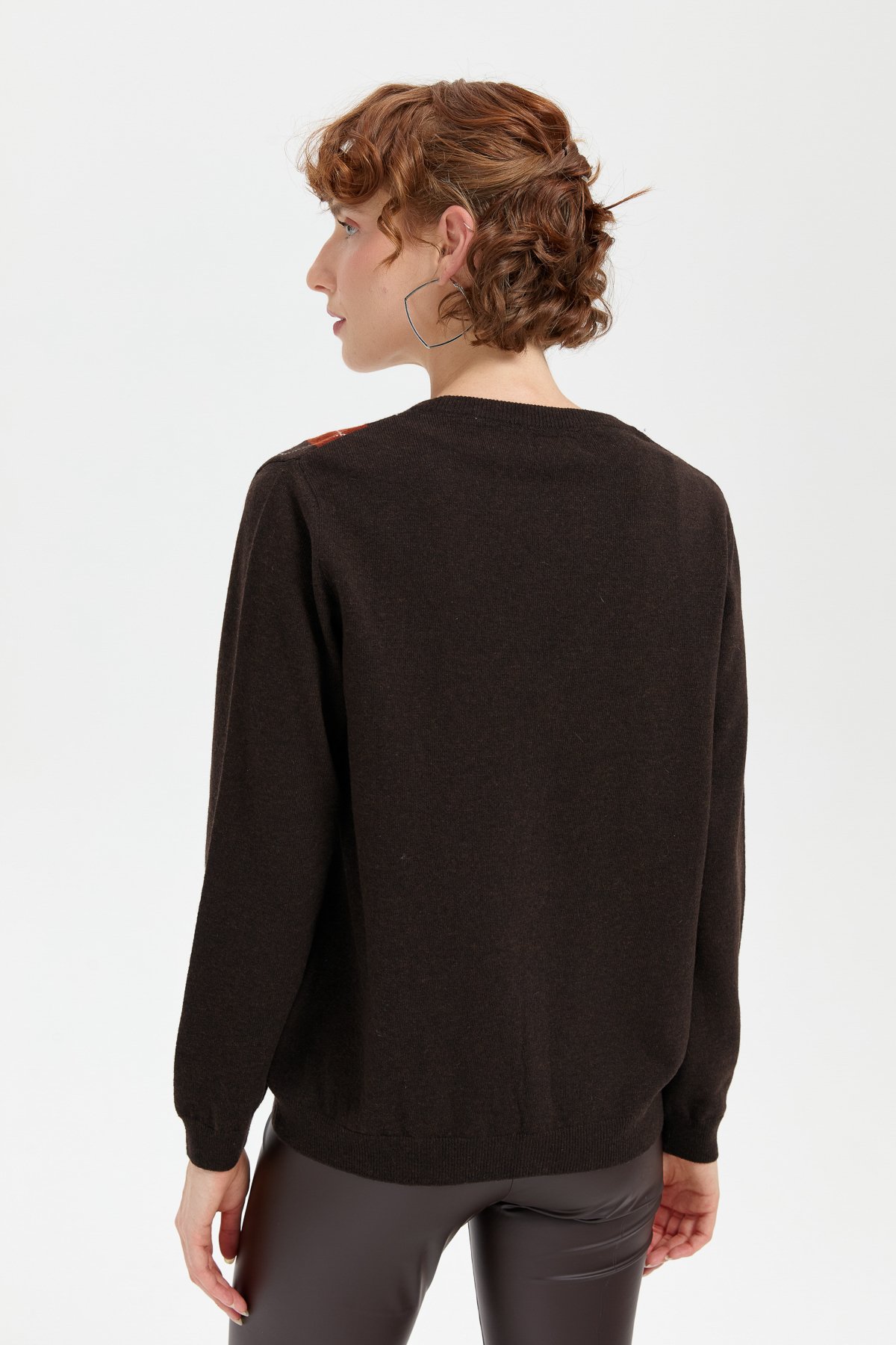 24040Kadın V Yaka Önü Baklavalı Hırka K.Kahve