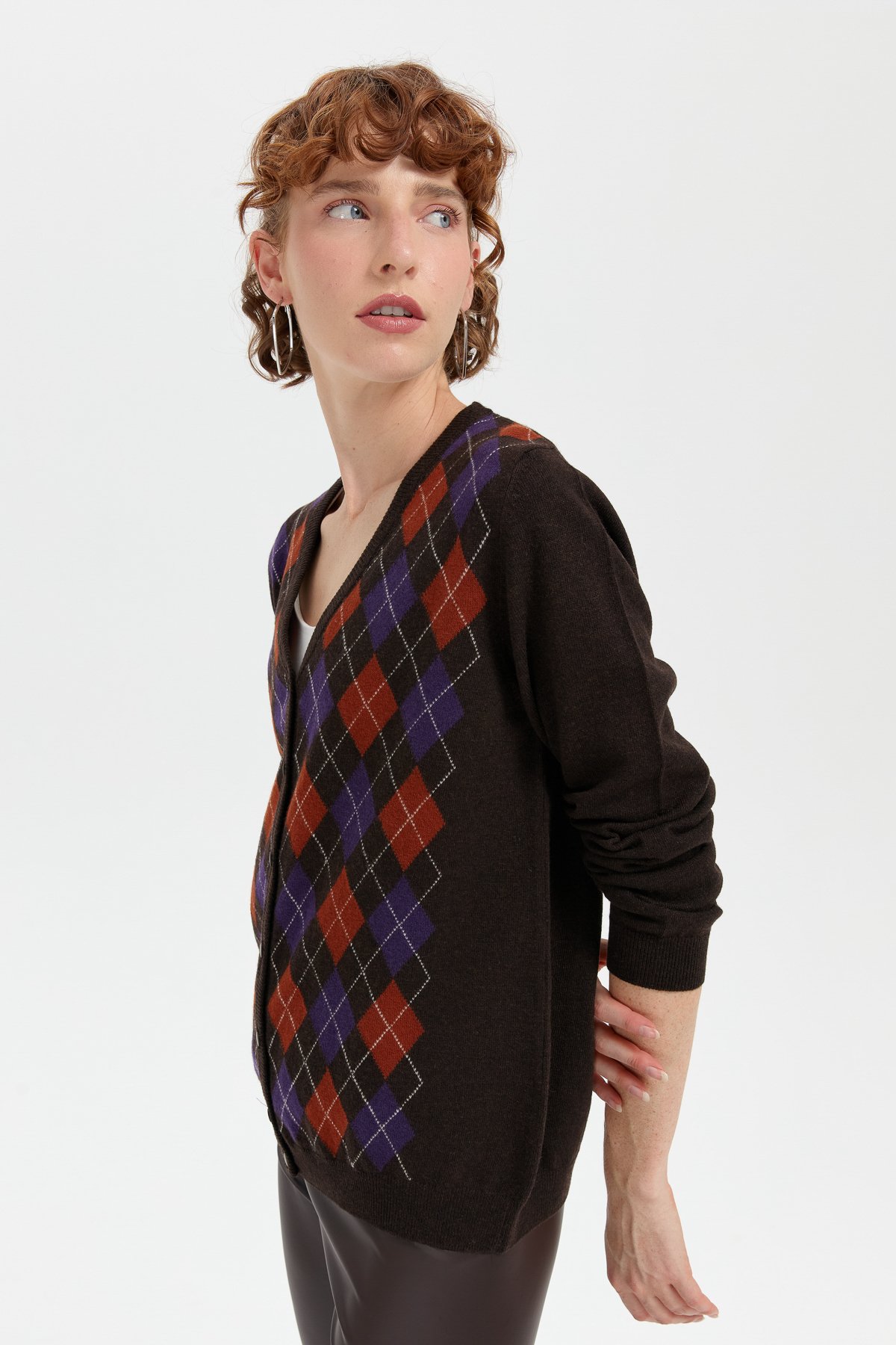 24040Kadın V Yaka Önü Baklavalı Hırka K.Kahve