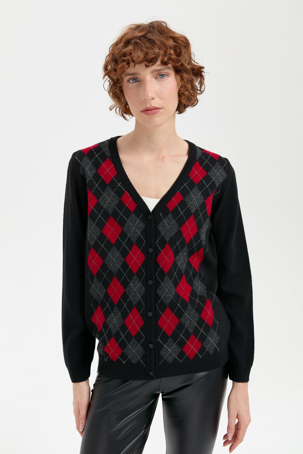 24040Kadın V Yaka Önü Baklavalı Hırka Siyah