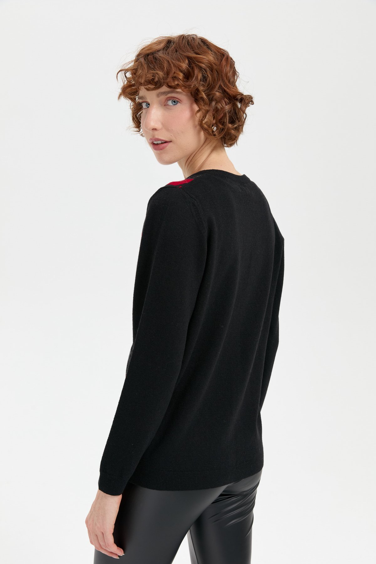 24040Kadın V Yaka Önü Baklavalı Hırka Siyah