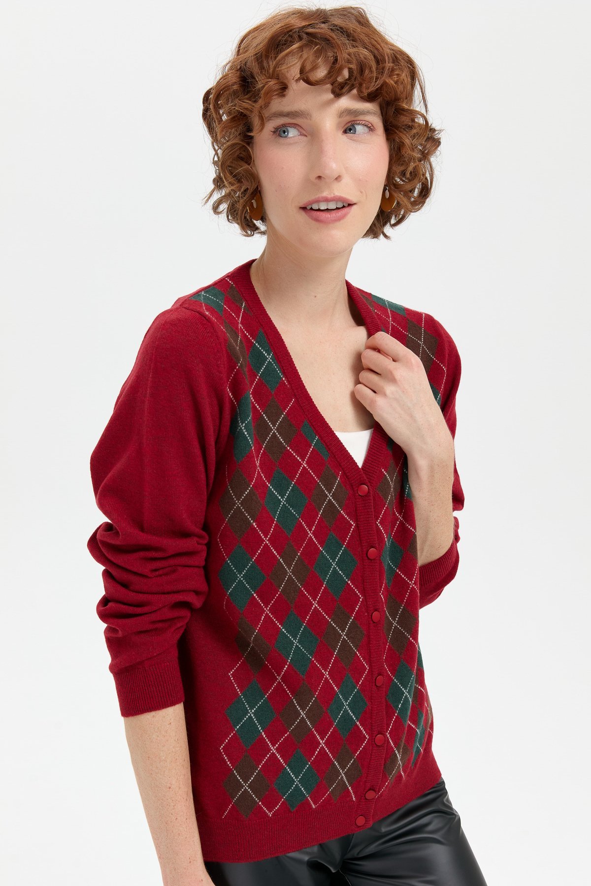 24040Kadın V Yaka Önü Baklavalı Hırka V.Kırmızı