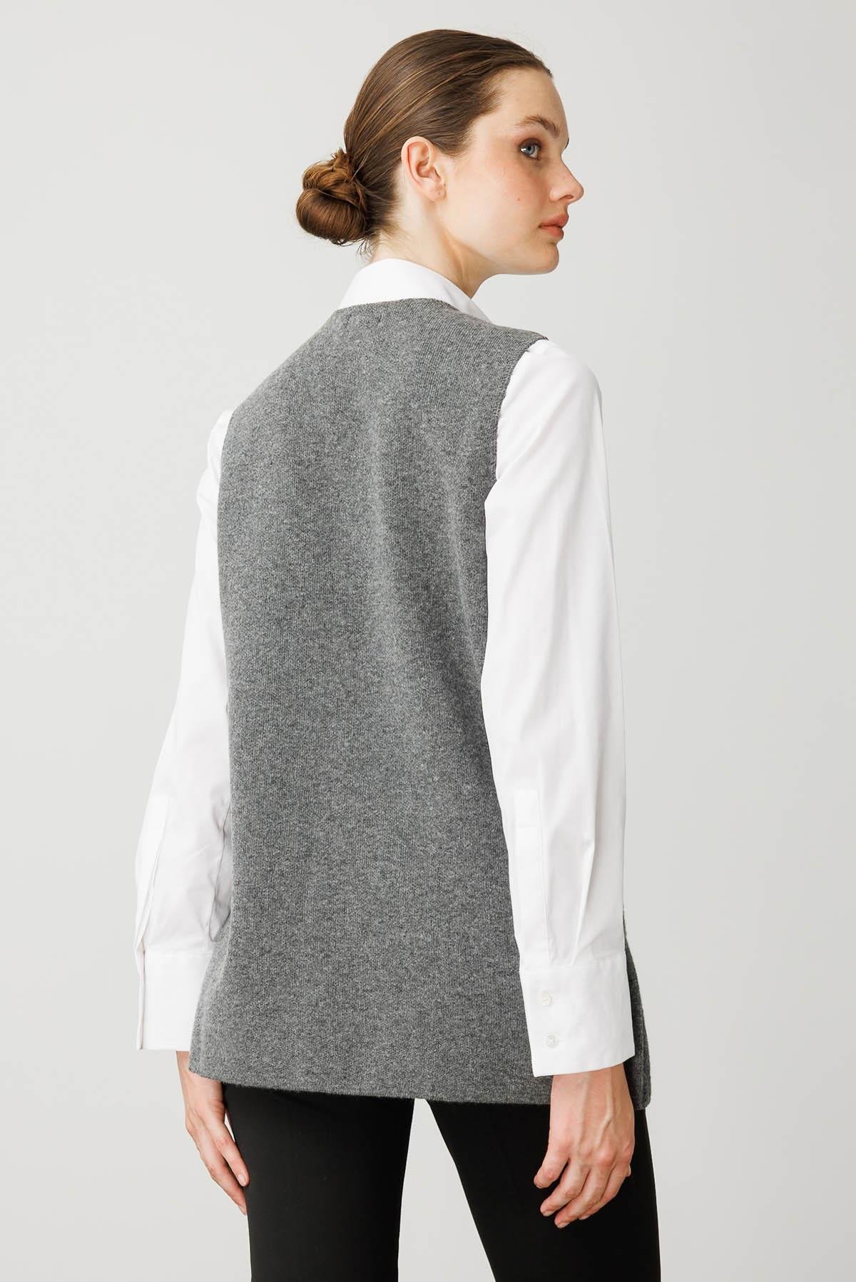 25017Kadın V Yaka Önü Keçe Fermuarlı Kısa Yün Yelek Füme