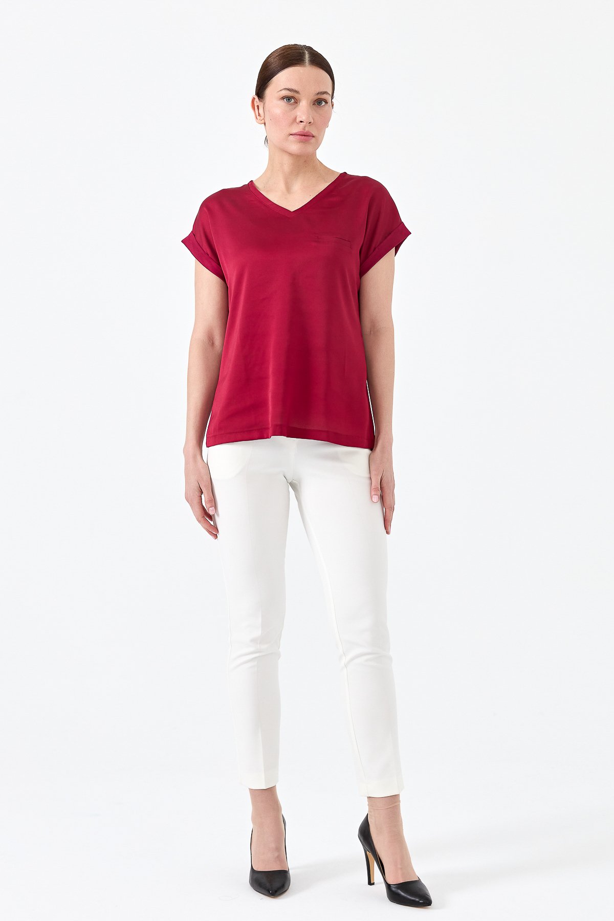 22706Kadın V Yaka Önü Saten Bluz Bordo