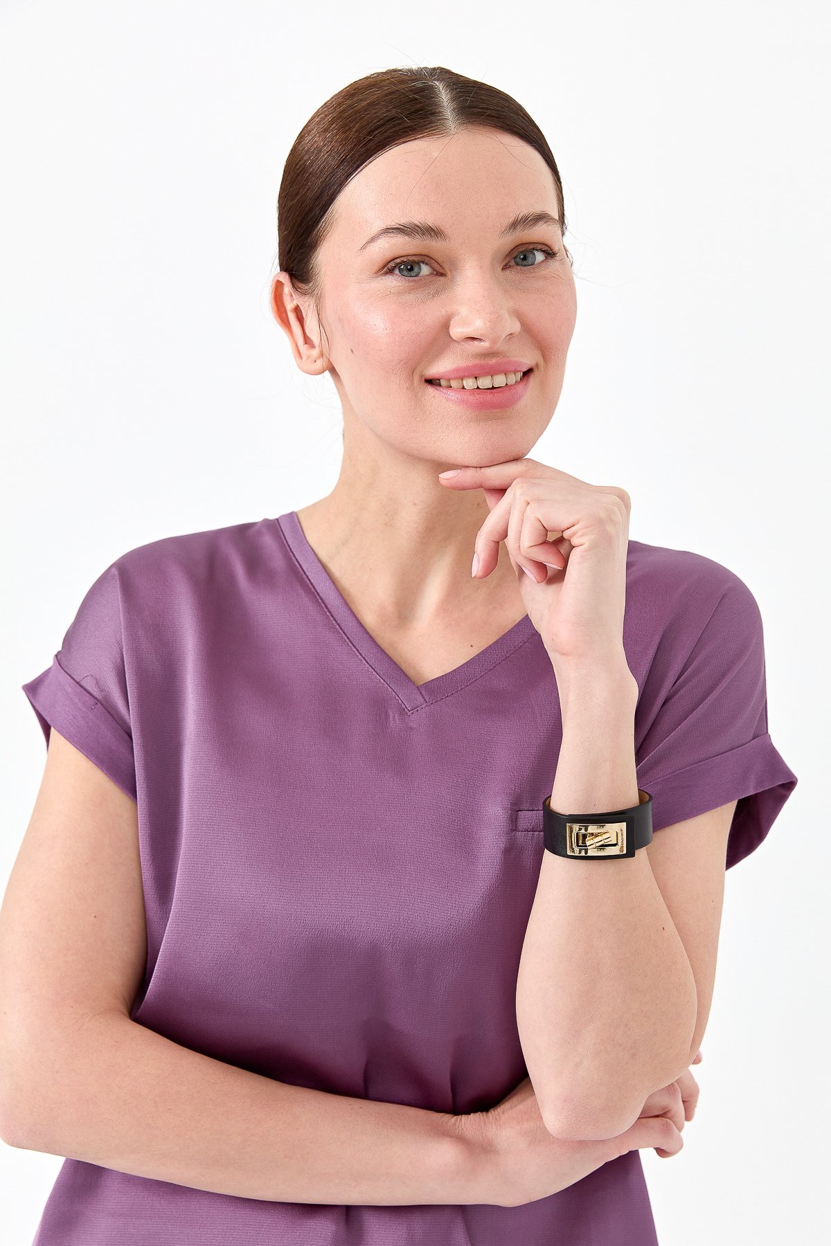 22706Kadın V Yaka Önü Saten Bluz Lavanta