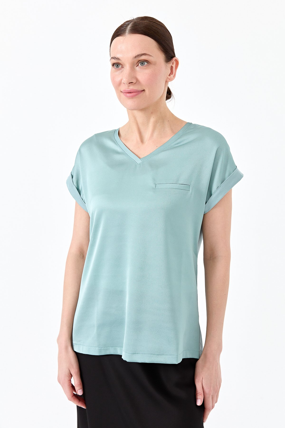 22706Kadın V Yaka Önü Saten Bluz S.Yeşili