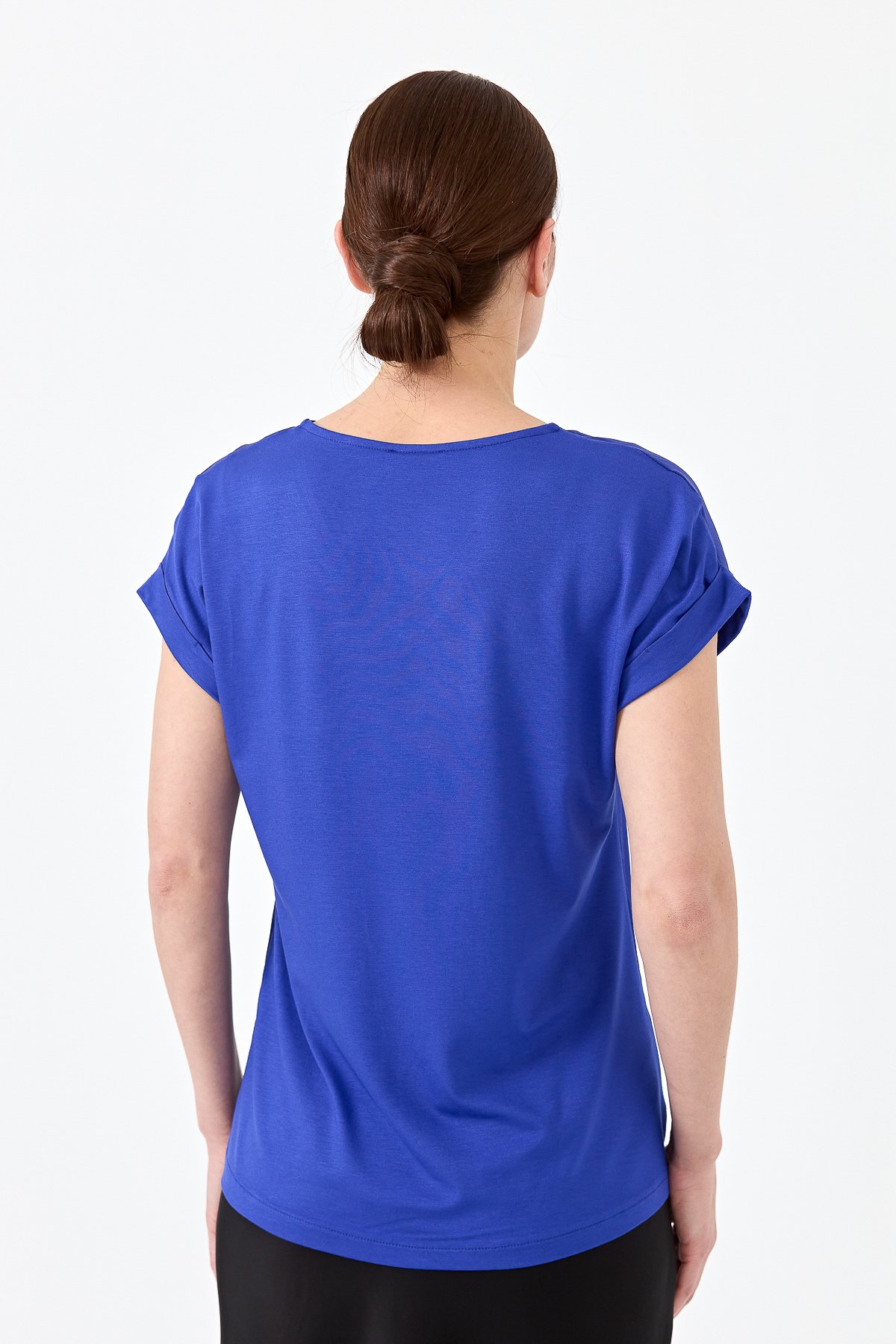 22706Kadın V Yaka Önü Saten Bluz Saks