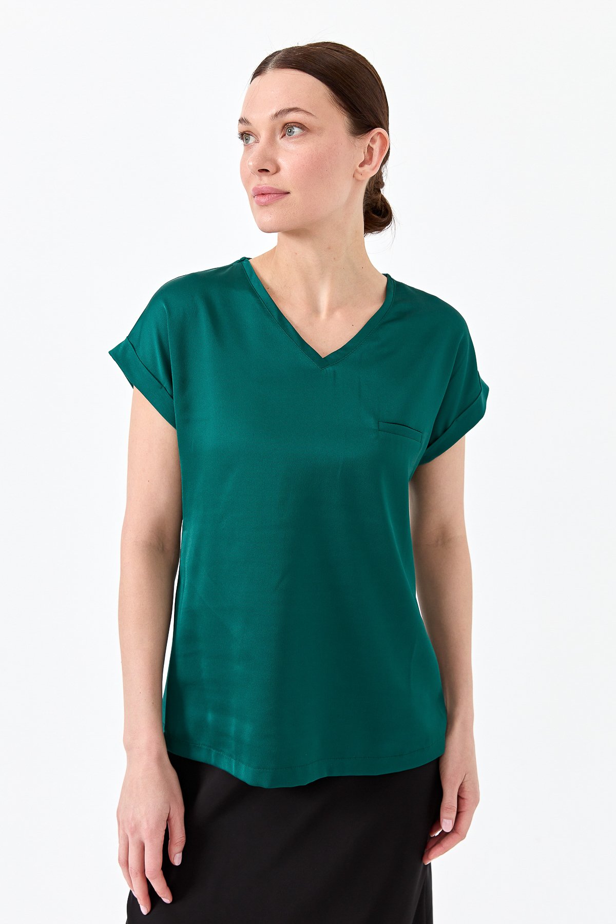 22706Kadın V Yaka Önü Saten Bluz Yeşil