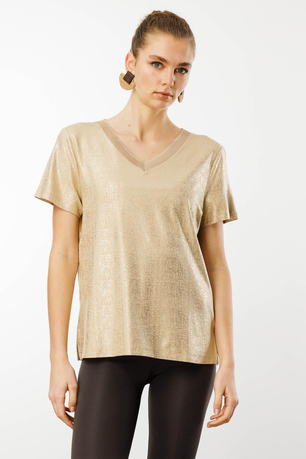 25812Kadın V Yaka Parlak Baskılı Penye T-Shirt Vizon