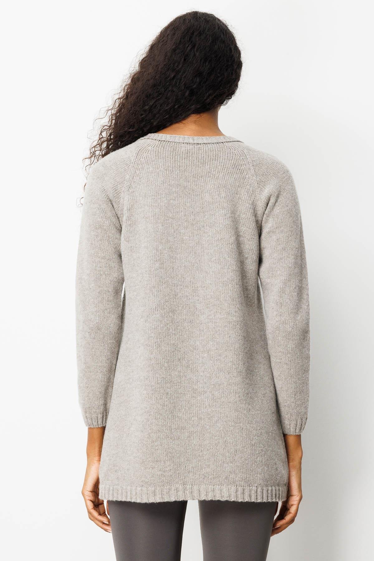 25178Kadın V Yaka Saç Örgülü Uzun Yün Hırka Vizon