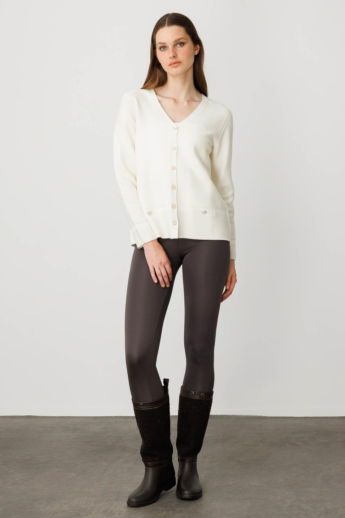 25244Kadın V Yaka Sahte Cepli Düğmeli Ceket Kemik