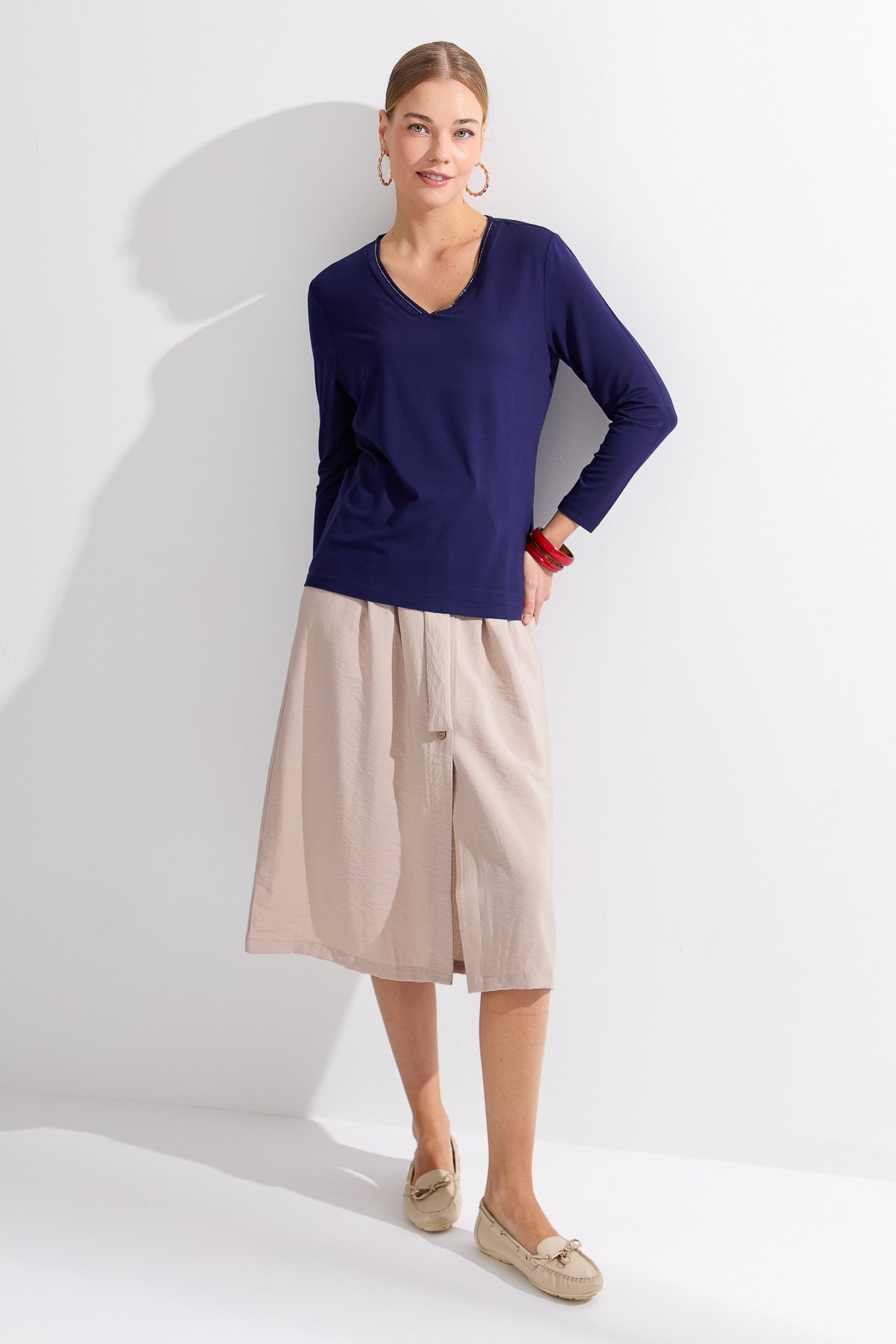 KMY24050Kadın V Yaka Simli Ribanalı Bluz Lacivert