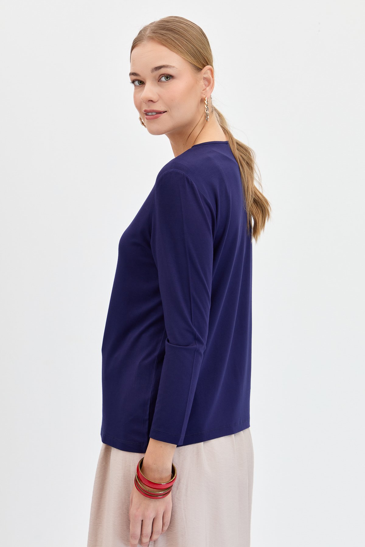 KMY24050Kadın V Yaka Simli Ribanalı Bluz Lacivert