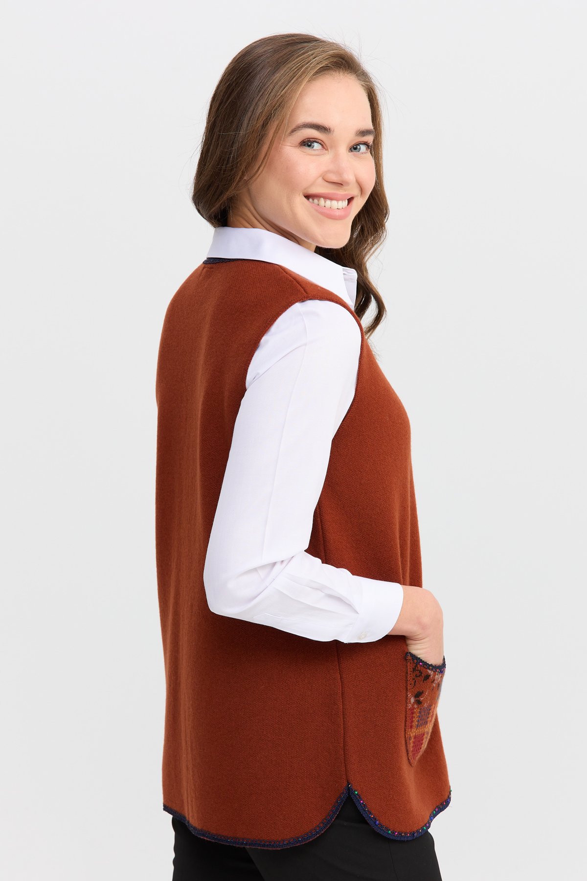 22112Kadın V Yaka Su Taşı Boncuk İşlemeli Kısa Yün Yelek A.Taba