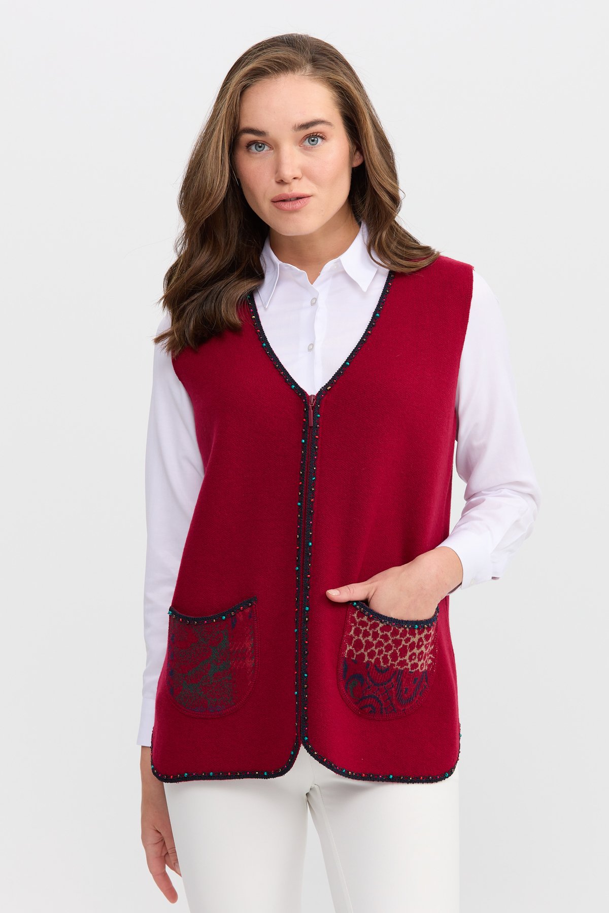 22112Kadın V Yaka Su Taşı Boncuk İşlemeli Kısa Yün Yelek V.Çürüğü