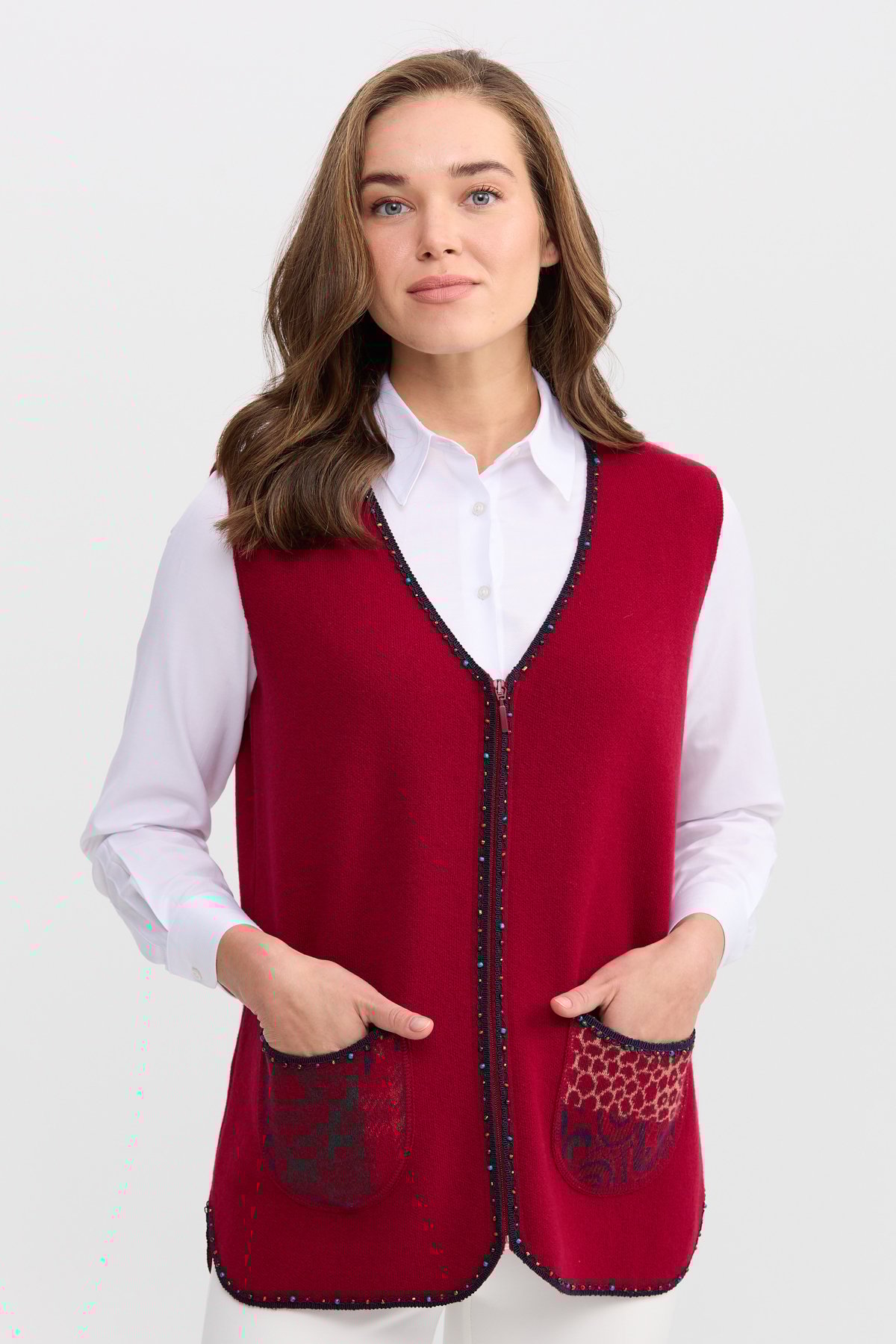 22112Kadın V Yaka Su Taşı Boncuk İşlemeli Kısa Yün Yelek V.Çürüğü