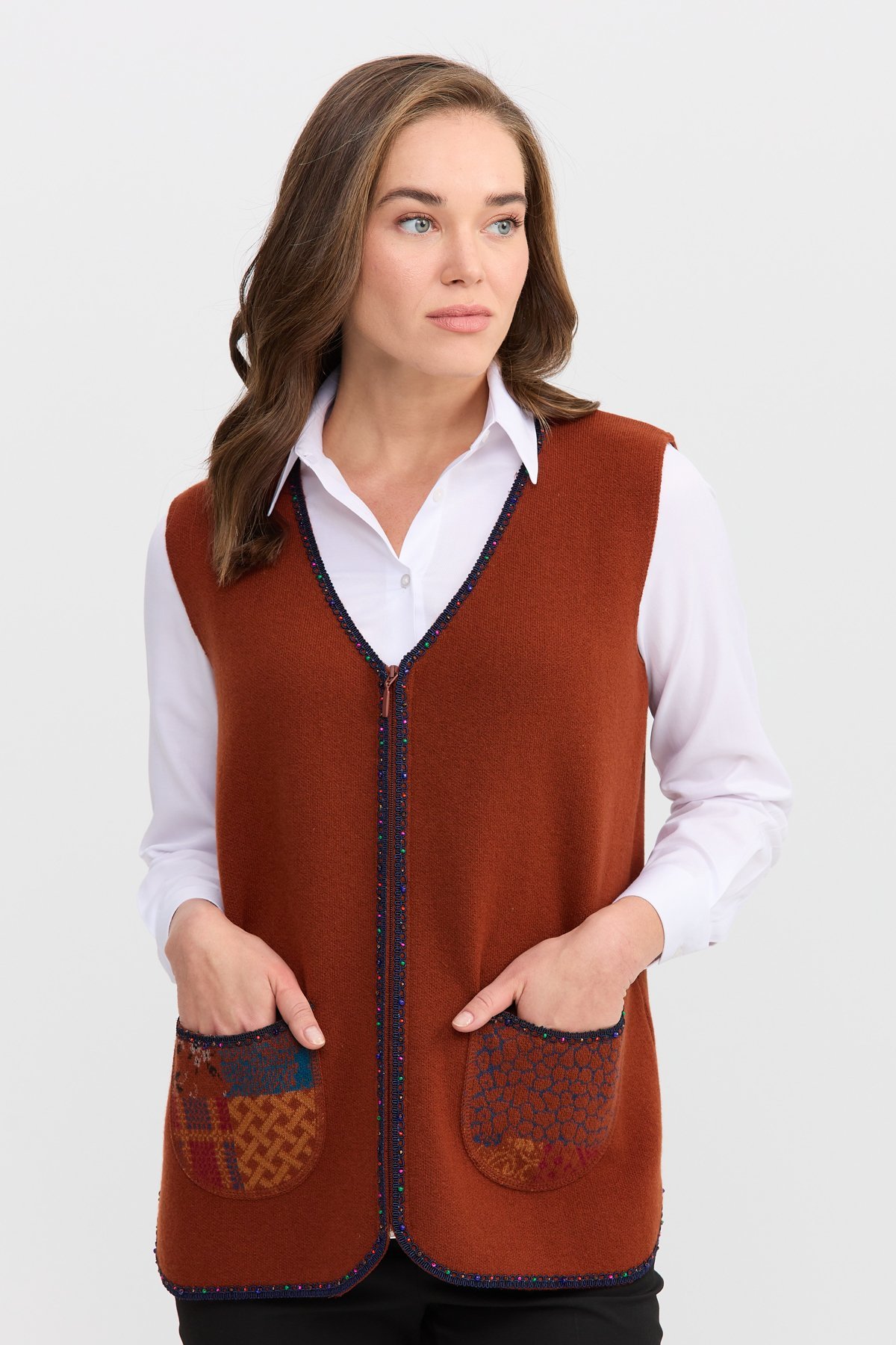 22112Kadın V Yaka Su Taşı Boncuk İşlemeli Kısa Yün Yelek A.Taba