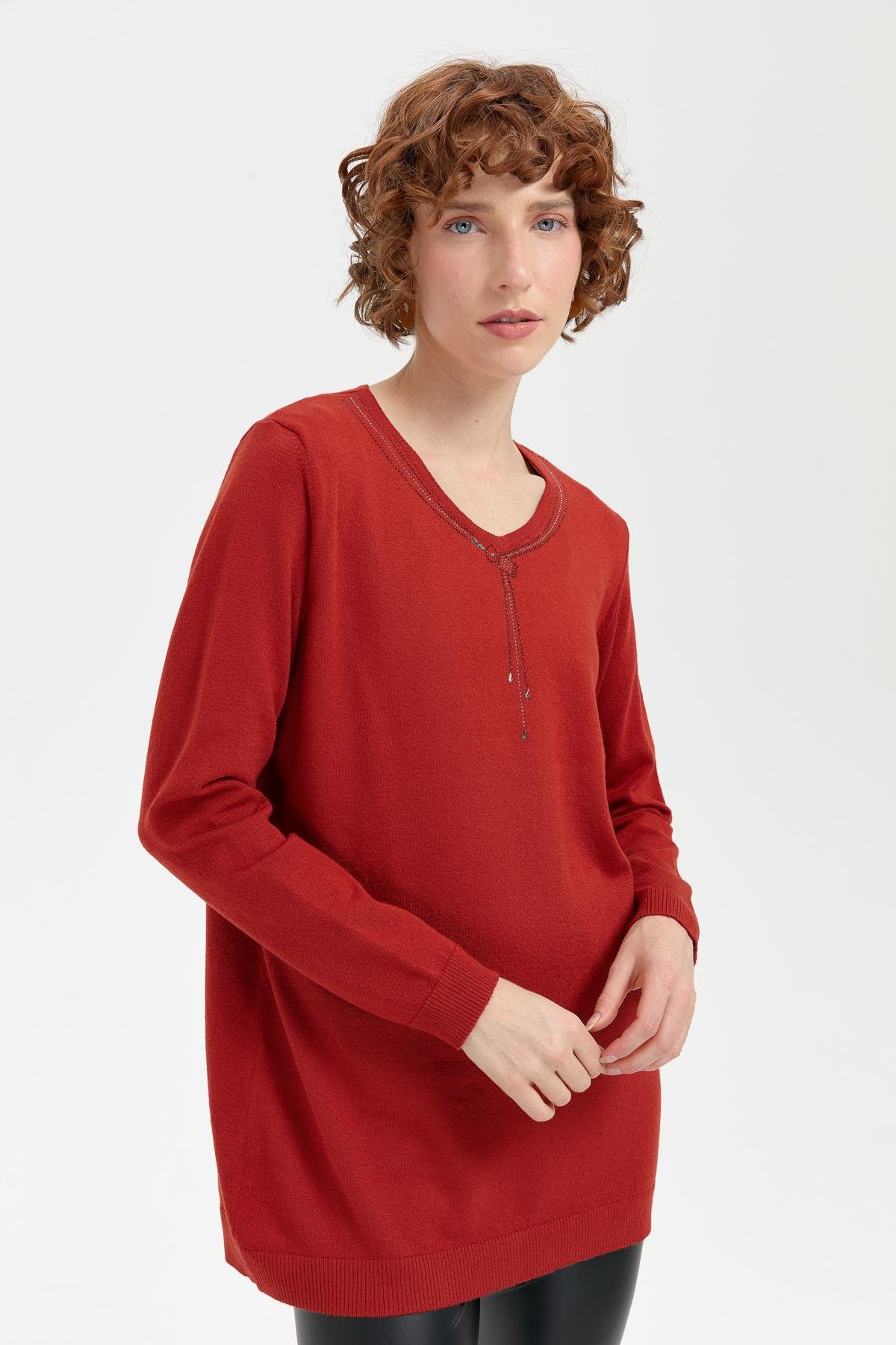 24090Kadın V Yaka Taşlı Kolye Desenli Ligra Bluz K.Kiremit