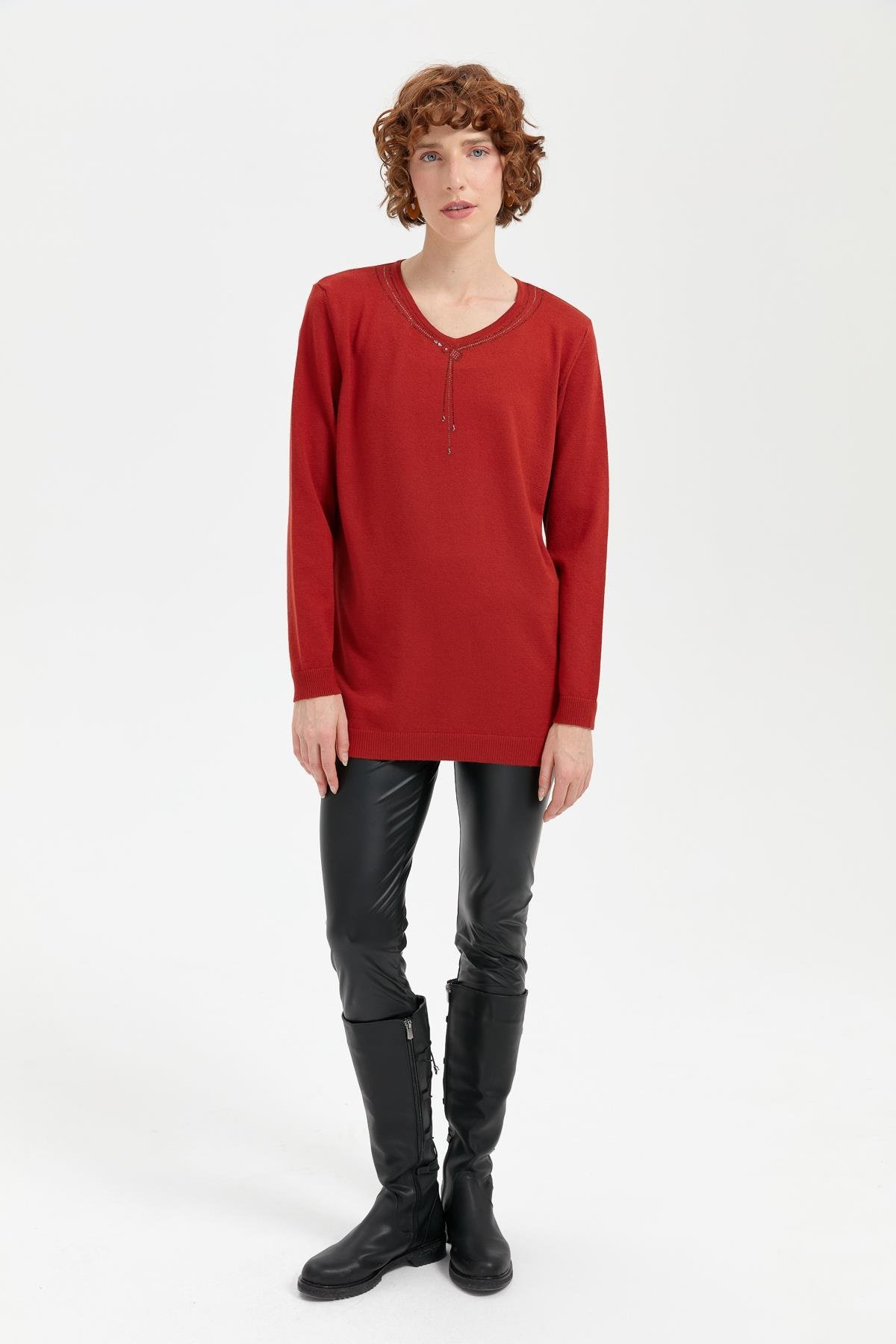 24090Kadın V Yaka Taşlı Kolye Desenli Ligra Bluz K.Kiremit