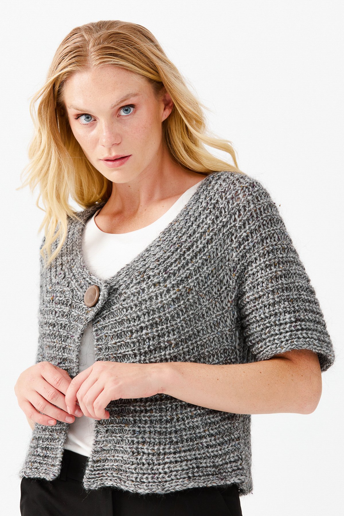 22194Женский короткий жилет на одной пуговице с v-образным вырезом, дымчатый