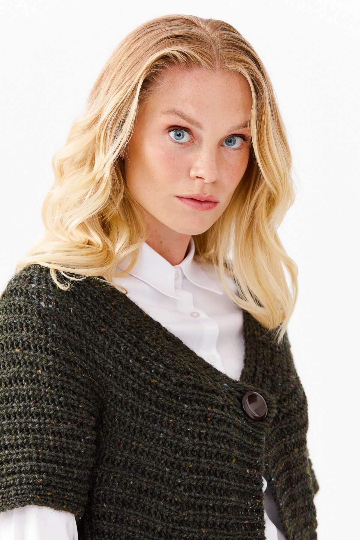 22194Женский короткий жилет на одной пуговице с v-образным вырезом, зеленый