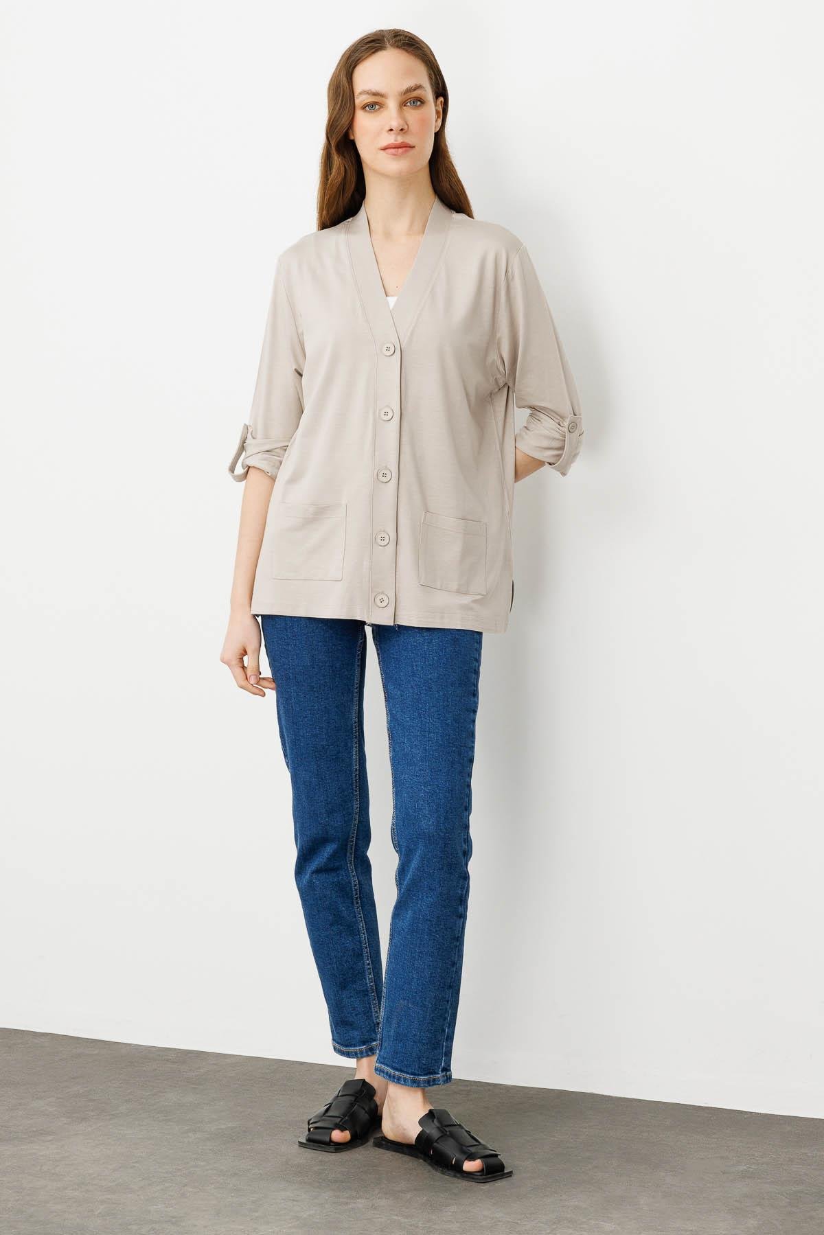 20712Kadın V Yaka Uzun Kol Cepli Düğmeli Penye Ceket Bej