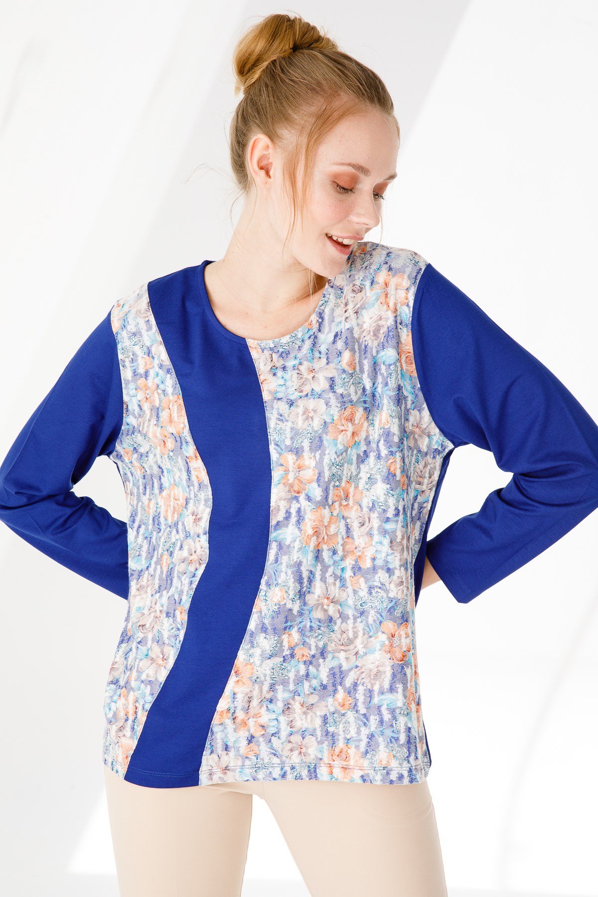 KADIN V YAKA UZUN KOL ÇİÇEK BASKILI PENYE BLUZ K.SAKS MAV