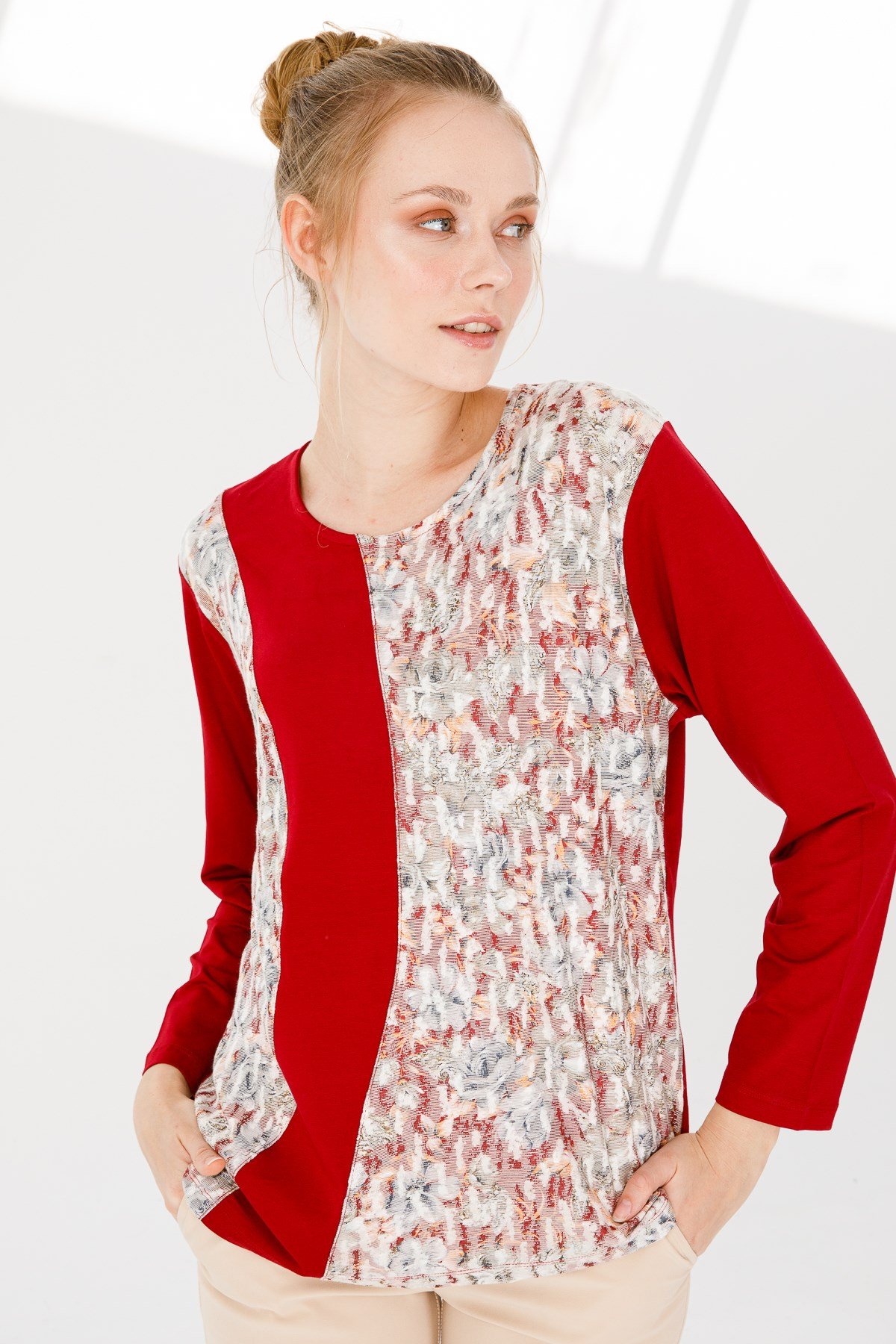 KADIN V YAKA UZUN KOL ÇİÇEK BASKILI PENYE BLUZ K.KIRMIZI