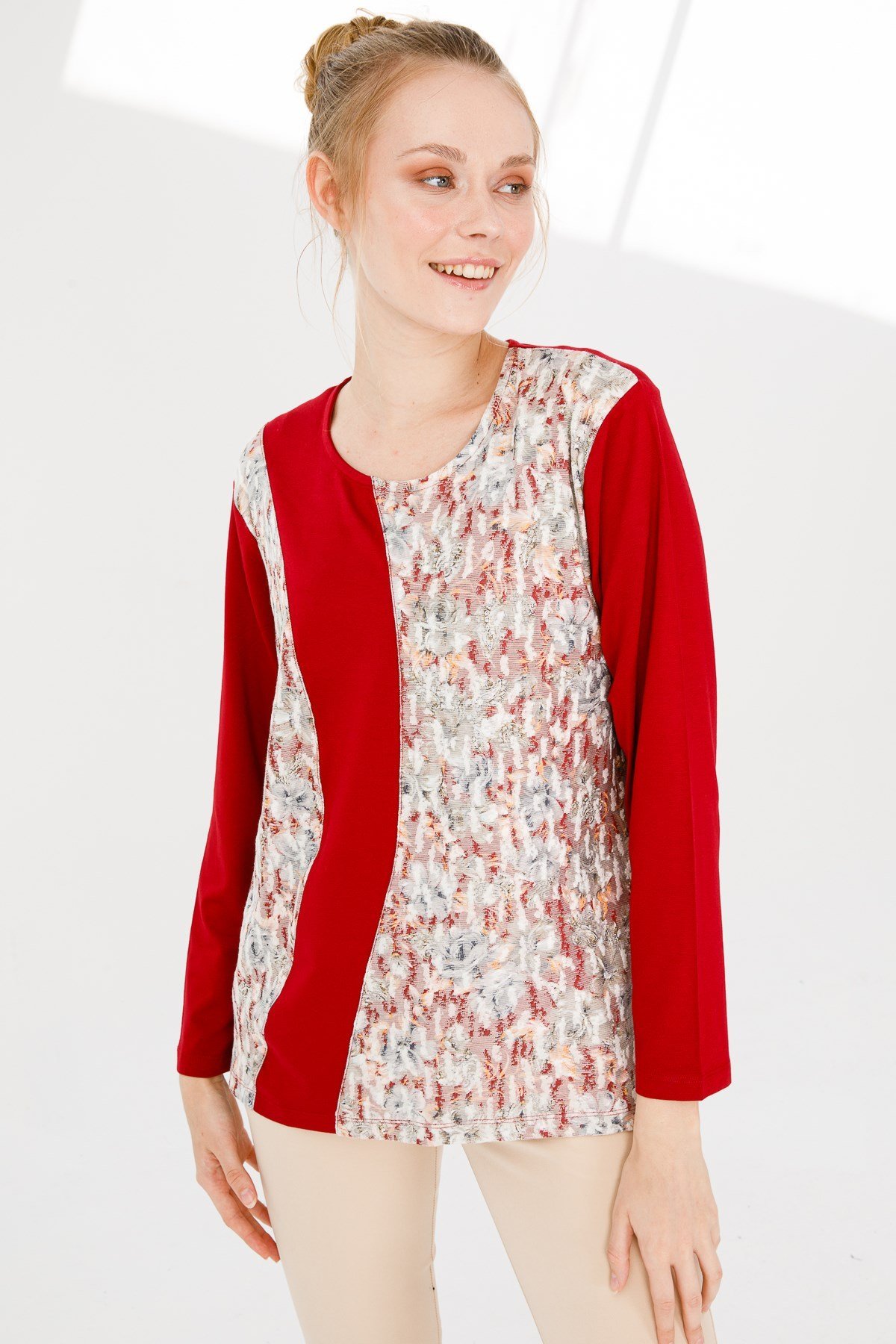 KADIN V YAKA UZUN KOL ÇİÇEK BASKILI PENYE BLUZ K.KIRMIZI