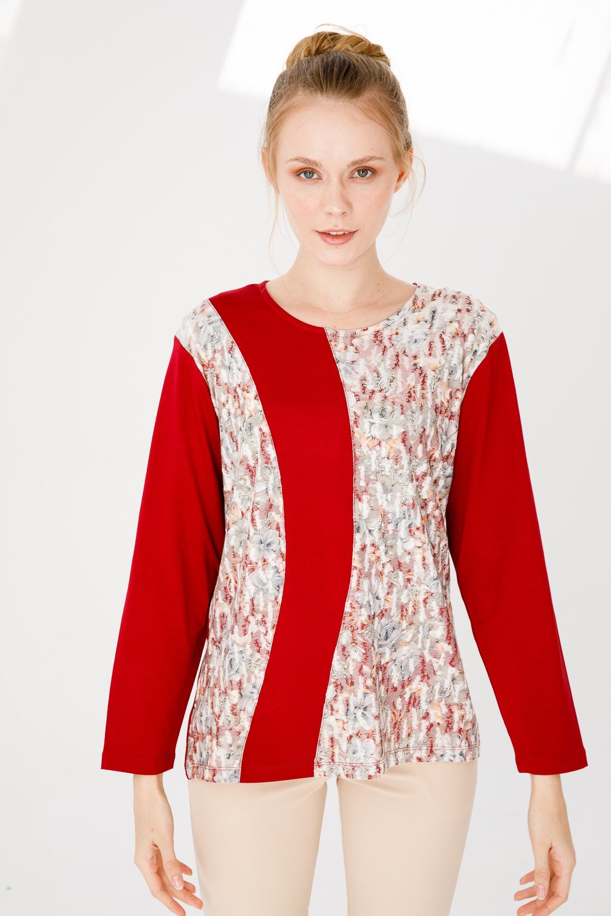 KADIN V YAKA UZUN KOL ÇİÇEK BASKILI PENYE BLUZ K.KIRMIZI