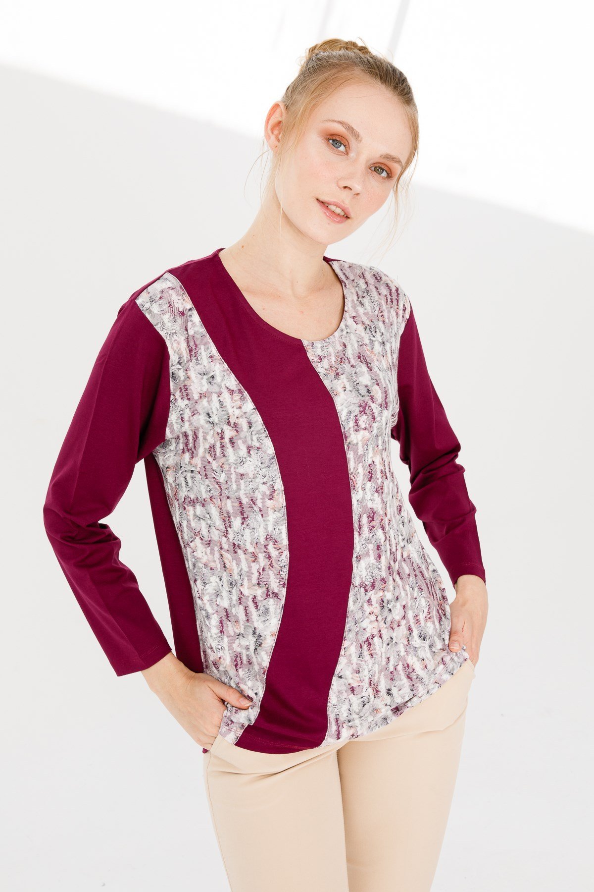 KADIN V YAKA UZUN KOL ÇİÇEK BASKILI PENYE BLUZ K.MÜRDÜM