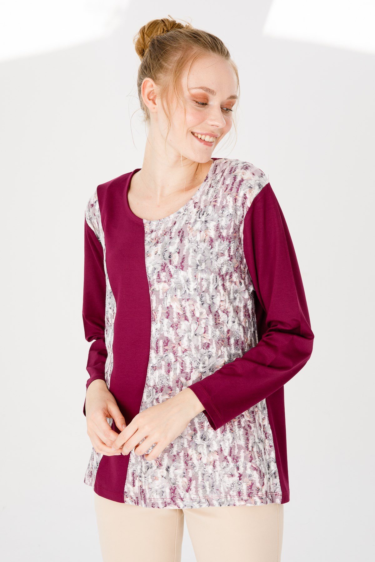 KADIN V YAKA UZUN KOL ÇİÇEK BASKILI PENYE BLUZ K.MÜRDÜM