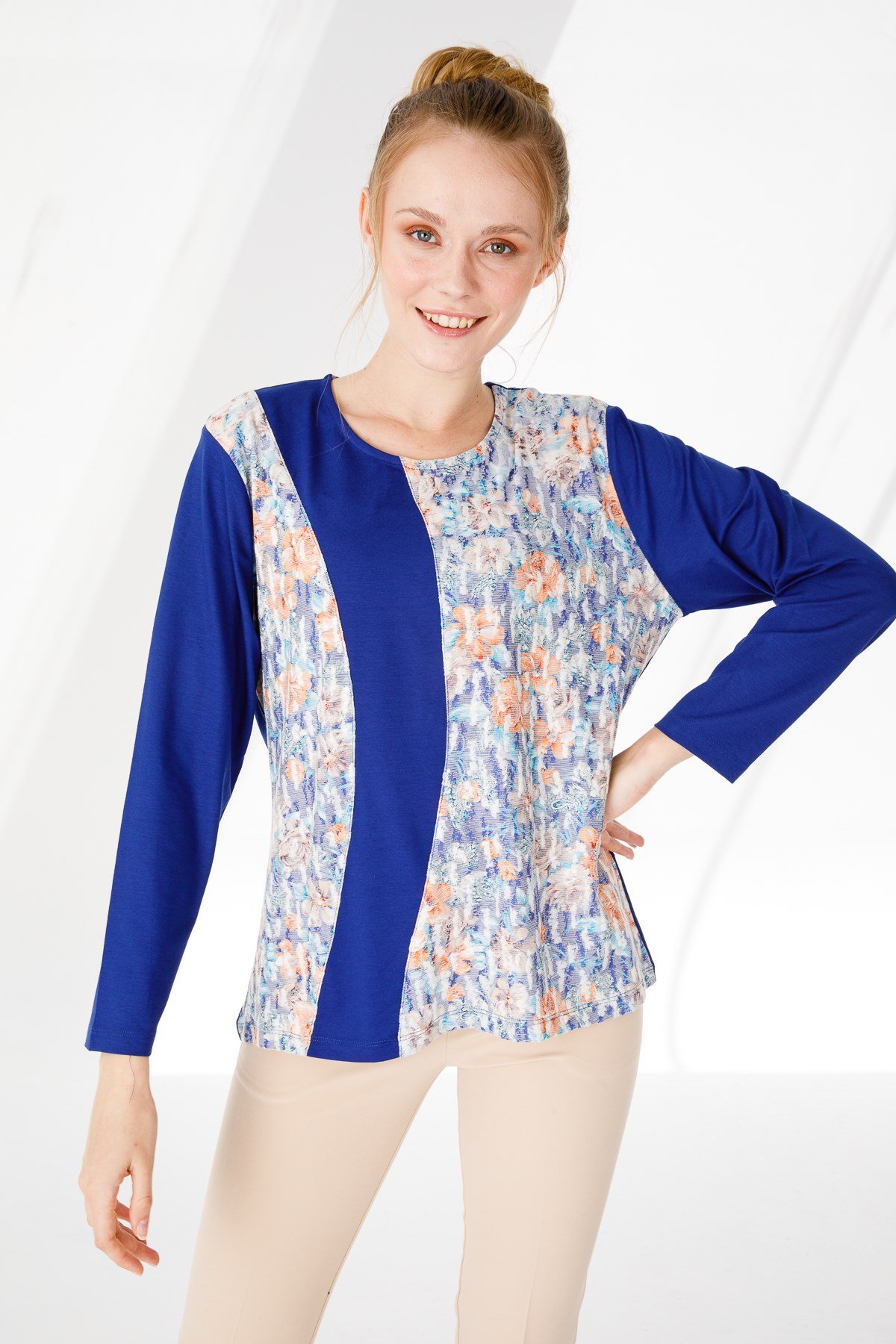 KADIN V YAKA UZUN KOL ÇİÇEK BASKILI PENYE BLUZ K.SAKS MAV